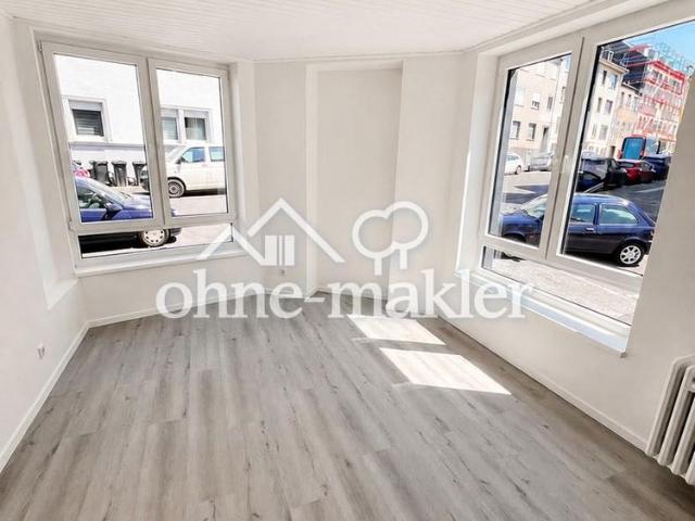 Schöne 5 Zimmerwohnung mit privatem Garten