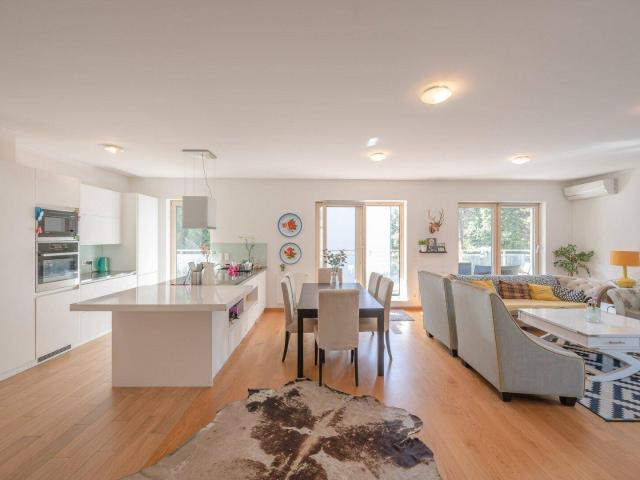Schöne 5 Zimmer Maisonette mit großem Garten, Balkon und Terrasse