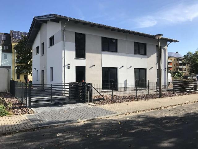 Schöne 5 ZimmerDoppelhaushälfte mit gehobener Innenausstattung zur Miete in Merseburg
