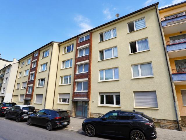 Schöne ca. 56m² große 2 Zimmer Wohnung mit Balkon in gepflegtem Mehrfamilienhaus