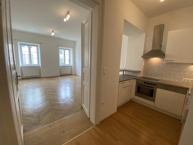 Schöne City Altbauwohnung! kurze Wege!