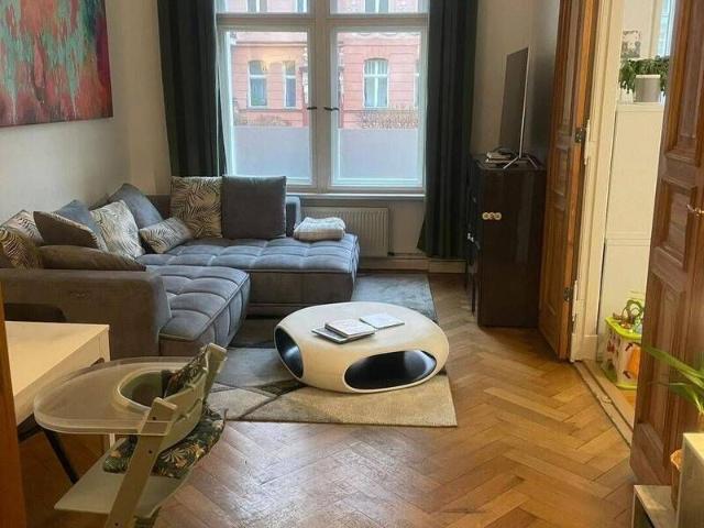 Schöne Altbau Wohnung für 6 Monate