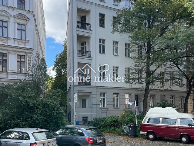 Schöne Altbauwohnung am Viktoriapark, provisionsfrei vom Eigentümer