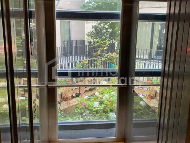 Schöne Altbauwohnung in ausgebauten Altbau
