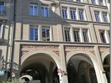 Schöne Altstadt Maisonettewohnung mit Cheminée und Terrasse