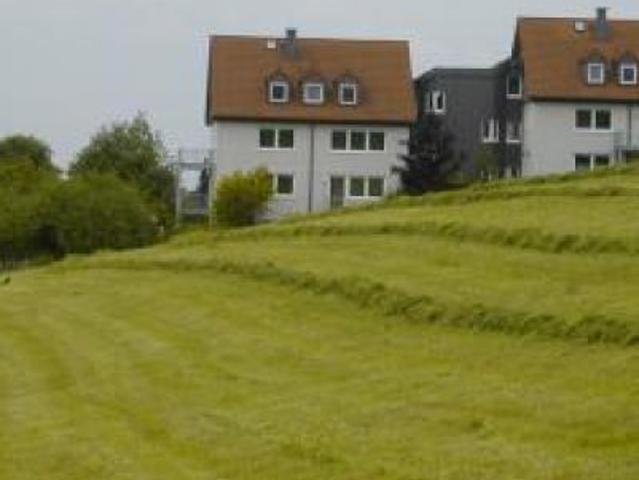 Schöne Apartmentwohnung in idyllischer, ruhiger Ortsrandlage ab November