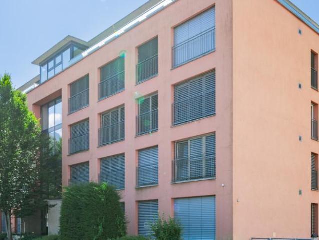 Schöne Attika Wohnung mit Aussicht