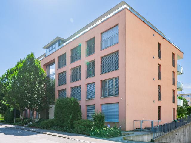 Schöne Attika Wohnung mit Aussicht