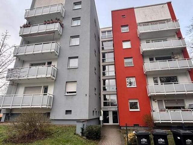 Schöne Aussicht garantiert: barrierefreie, renovierte 2 Zimmer Wohnung mit Aufzug