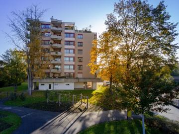 Schöne Aussicht in sonnenverwöhnter Liegenschaft!