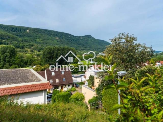 Schöne Aussicht, Terrasse und Garten in Bad Urach – 2 Zimmer Wohnung mit Tiefgarage