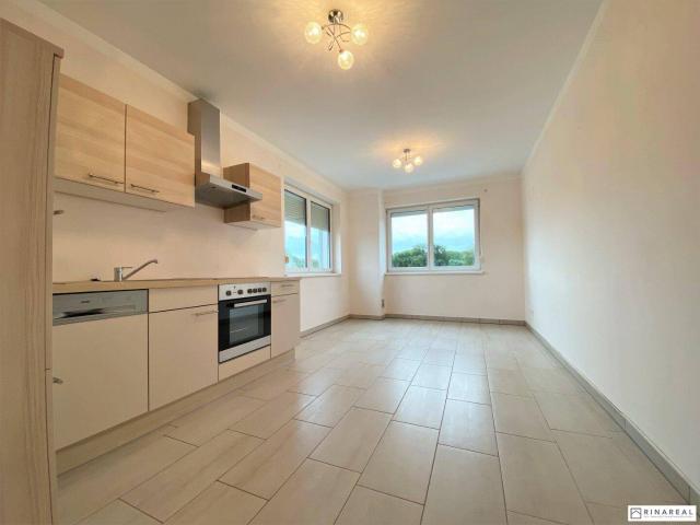 Schöne Balkonwohnung | Wohnküche + 2 separate Zimmer | Eggendorf Sportplatzgasse