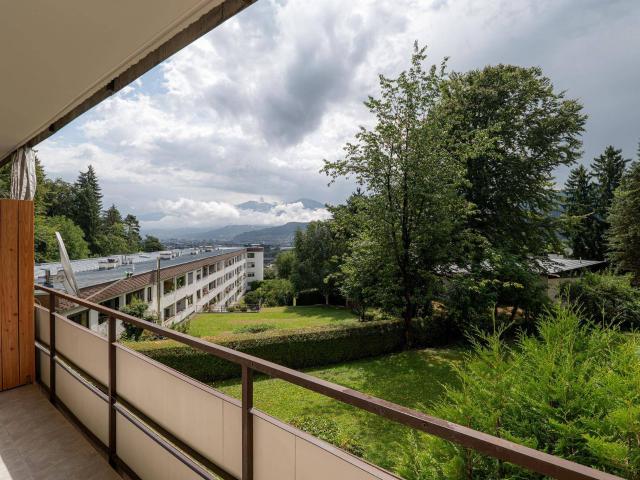 Schöne Garconniere in Innsbruck Kranebitten, 30 m2, herrliche Aussichts, Ruhe u. Waldrandlage, Südbalkon, Parkmöglichkeit, verfügbar ab August 26, provisionsfrei