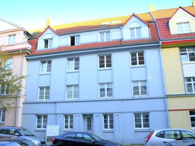 Schöne, gemütliche Wohnung mit Balkon in ruhigem Stadthaus!