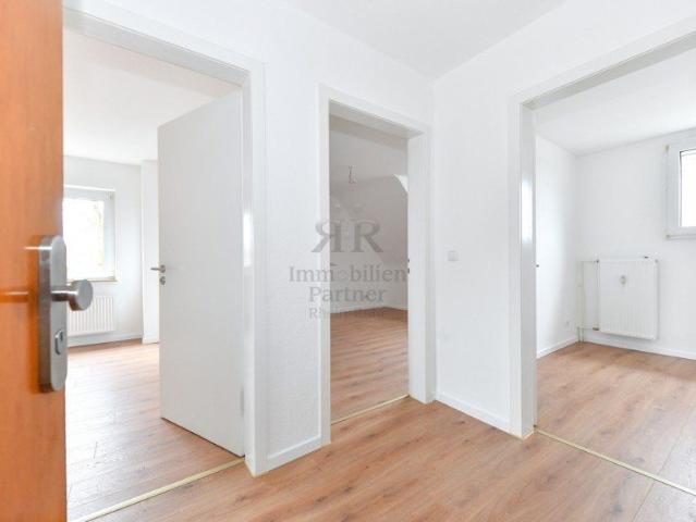 Schöne gemütliche DG Wohnung in einem ruhigen Haus