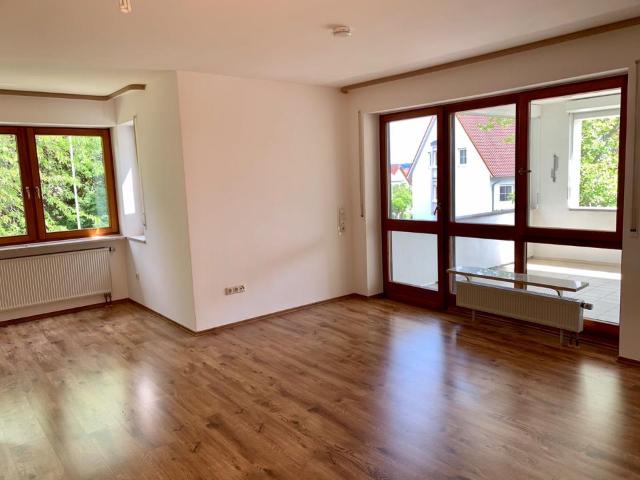 Schöne gepflegte 3 Zimmer Wohnung in ruhiger Wohngegend