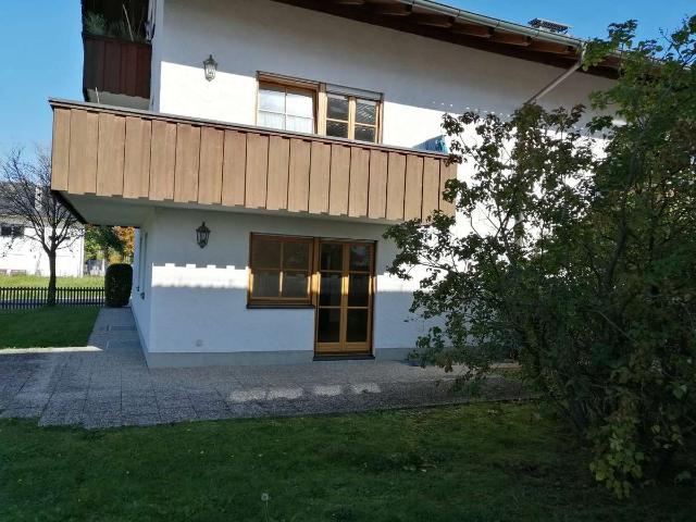 Schöne, geräumige drei Zimmer Wohnung in Rosenheim Kreis, Edling