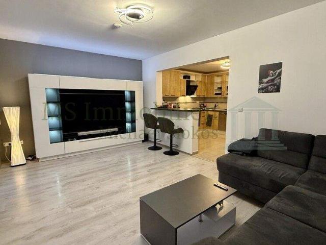 * * Schöne geschnittene 3 ZKB Wohnung + Balkon + Stellplatz * *