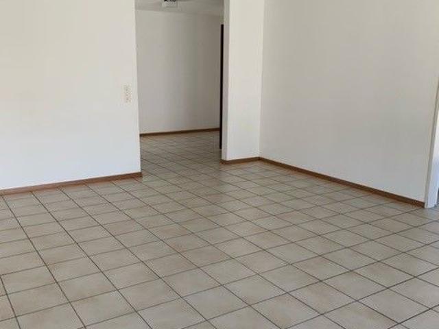 Schöne, grosszügige 3.5 Zimmer Wohnung mit neuer Küche