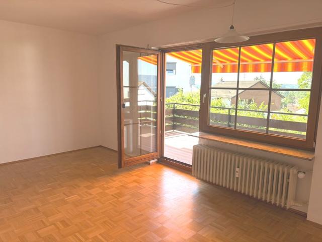 Schöne, großzügige 2 Zimmerwohnung in sonniger Aussichtslage