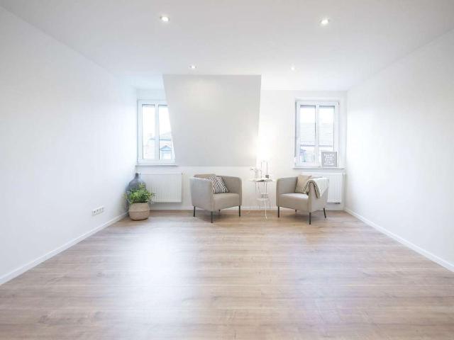 Schöne großzügige 4 Zi mit über 100 m2