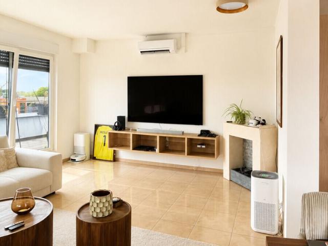 Schöne, große Penthouse Wohnung im Zentrum von Düren zu vermieten!