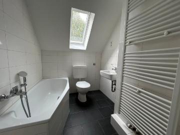 Schöne, große 3 Zimmer Dachgeschoss Wohnung im Nordviertel in direkter Uni Nähe