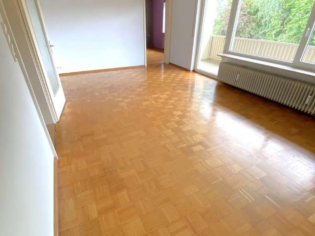 schöne große 3 ZKB Wohnung mit Süd Balkon, Gartenanteil und ruhiger Lage …