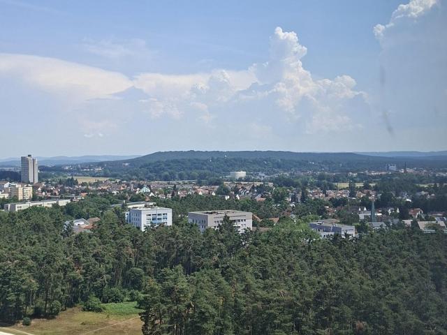 Schöne große 4 Zimmer Wohnung mit tollem Fernblick