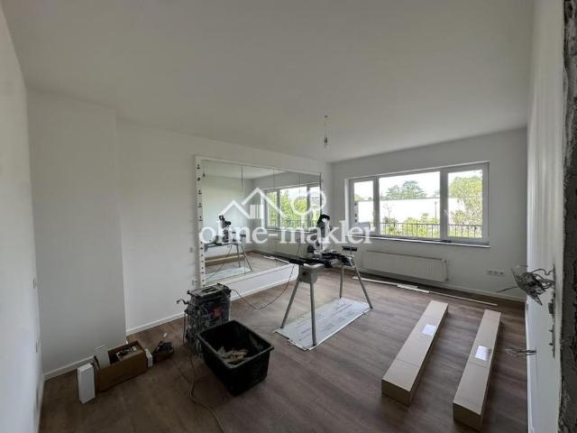 Schöne, gut geschnittene 2. Zi. Wohnung mit großem Balkon und EBK