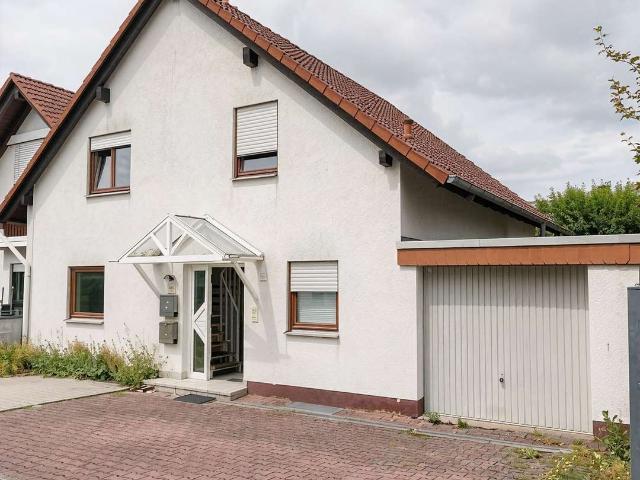 Schöne Doppelhaushälfte in Wehrheim mit zwei Wohnungen, Garten & Garage