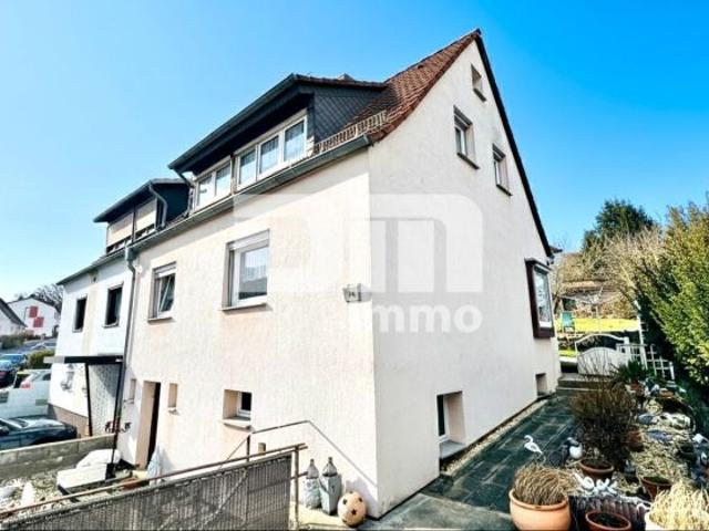 Schöne Doppelhaushälfte in schöner Wohnlage mit Panoramablick, Gartenbereich und Garage