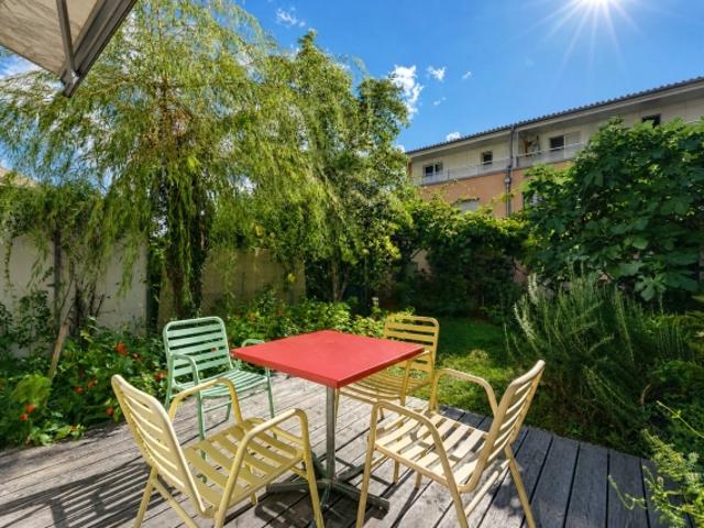 Schöne Doppelhaushälfte mit privatem Garten