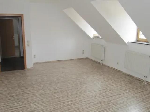 Schöne Dachgeschoss Wohnung in bester Citylage