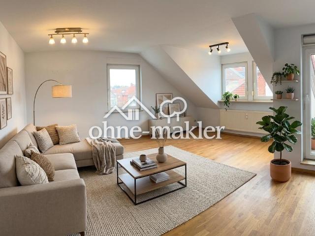 Schöne Dachgeschoss 2,5 Zimmer Wohnung in Fürth, 5 Min vom Hauptbahnhof entfernt