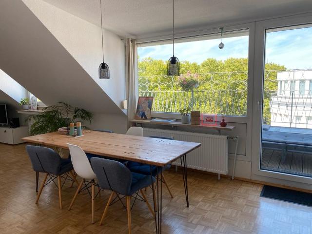 Schöne Dachgeschosswohnung in Sülz