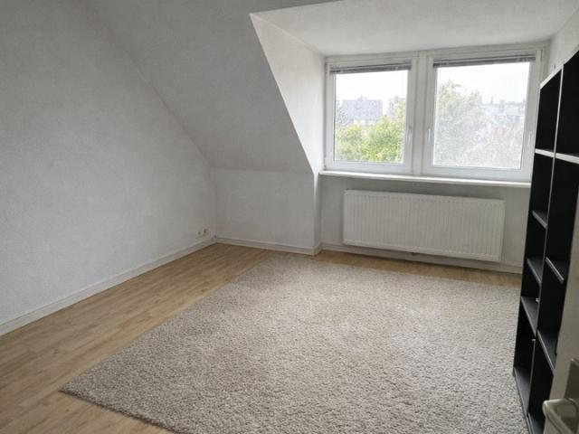 Schöne Dachgeschosswohnung mit 2 Zimmern in zentraler Wohnlage von Hamm
