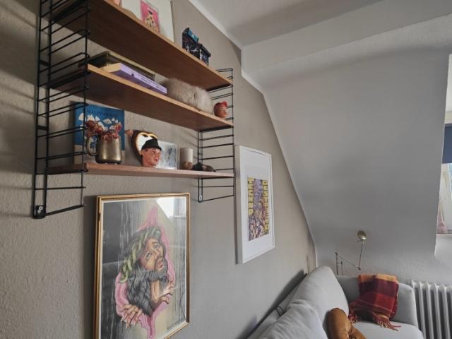 Schöne Dachgeschosswohnung mit Badewanne und Dachterrasse