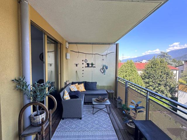 Schöne Dachgeschosswohnung mit Balkon & TG Platz