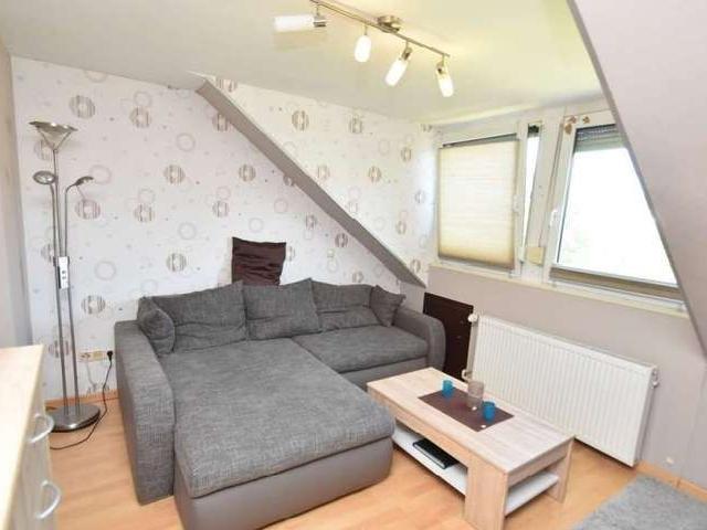 Schöne Dachgeschosswohnung mit Balkon