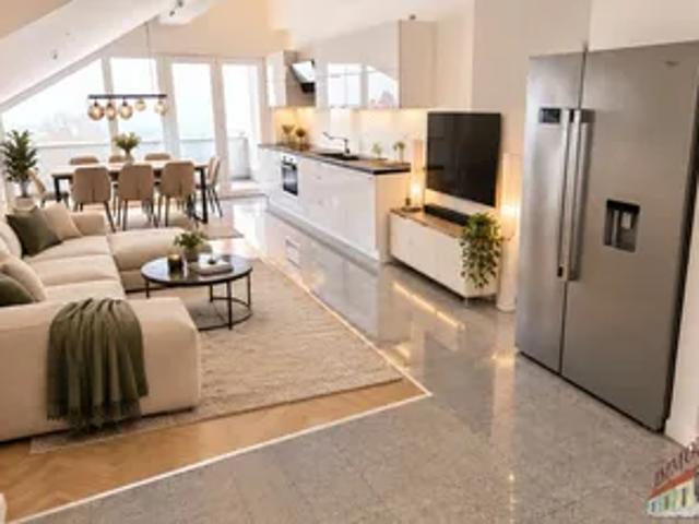 Schöne Dachgeschoßwohnung mit großzügiger Terrasse und Klimaanlage ab 1.11.bezugsbereit