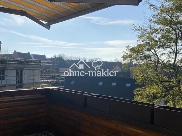 Schöne DG Wohnung mit Ausblick, EBK & Stellplatz