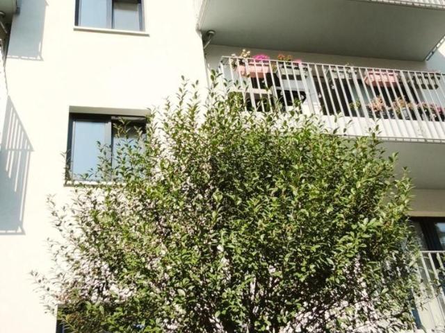 Schöne DG Wohnung mit Balkon in zentrumsnaher Wohnlage! Neubau + hochwertige EBK + FuBo Heizung + WANNE+BALKON + OFFENE KÜCHE