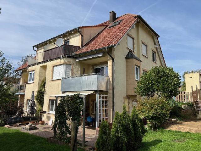 Schöne DHH am Ortsrand mit unverbautem Blick / 147qm Wohnfläche / 7 Zimmer / Einziehen & Wohlfühlen