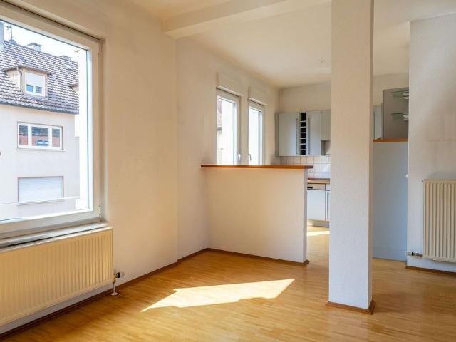Schöne Drei Zimmer Wohnung mit Balkon im Stuttgarter Westen