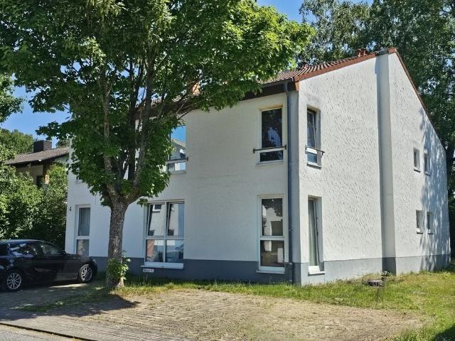 Schöne Eigentumswohnung 2 ZKB mit Terrasse in bevorzugter Waldrandlage in Hohenecken zu verkaufen!