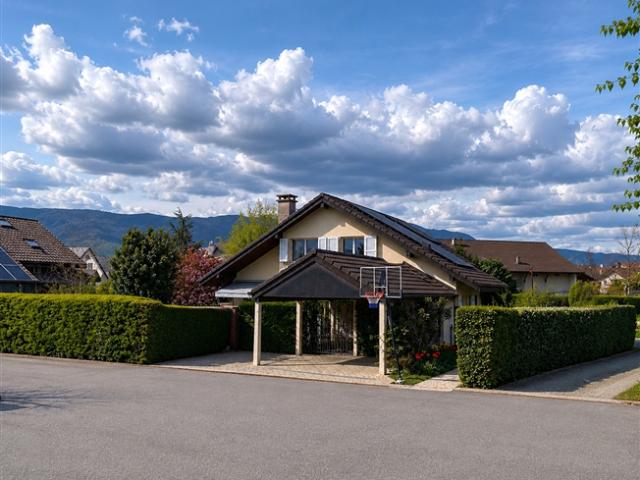 Schönes Einfamilienhaus mit grossem Garten