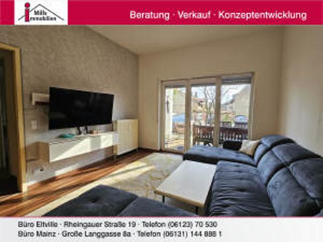 Schöne Erdgeschosswohnung mit Terrasse und Garten