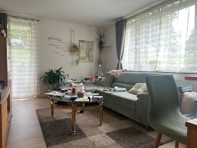 Schöne Erdgeschosswohnung mit Balkon