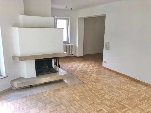 Schöne Erdgeschosswohnung in Halbhöhenlage